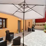 Casa de hóspedes Giovia 3*